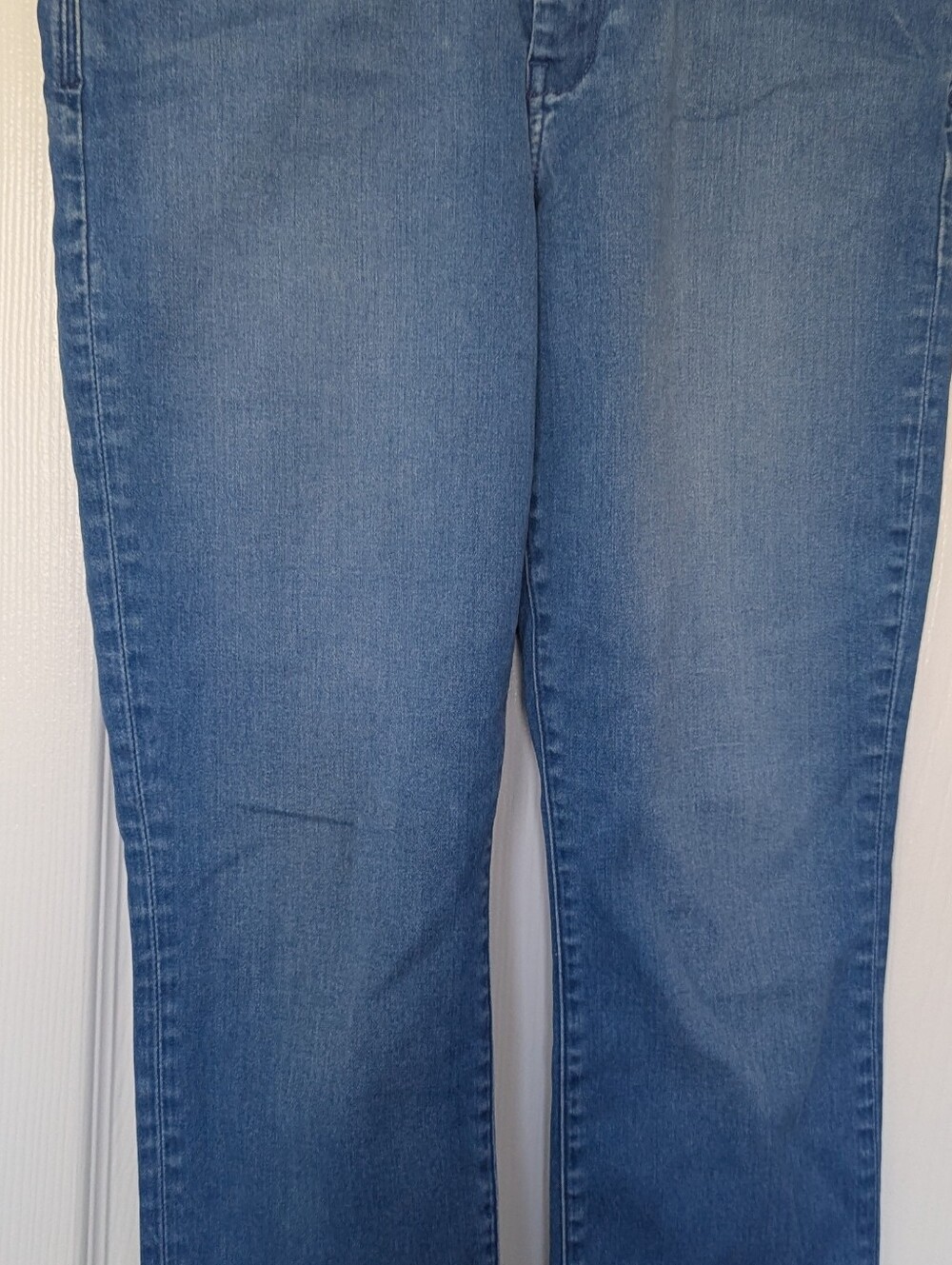 Banana Republic Straight Leg Jeans in Medium Blue Wash